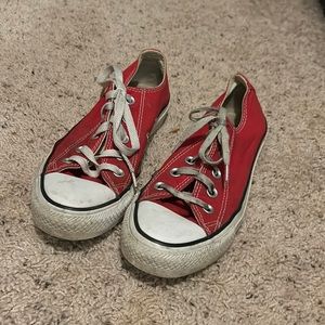 Red low top converse. Men 4